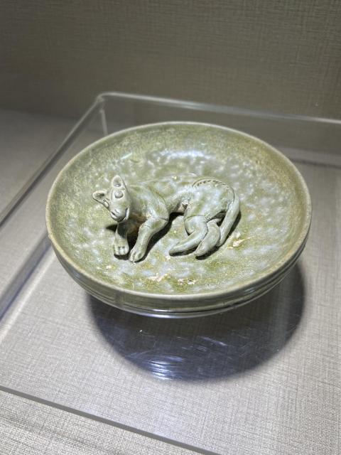 古玩陶瓷兩晉·越窯臥狗盤拍賣，當前價格60000元