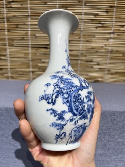 古玩陶瓷青花釉里紅歲寒三友圖撇口瓶拍賣,當(dāng)前價(jià)格6800元