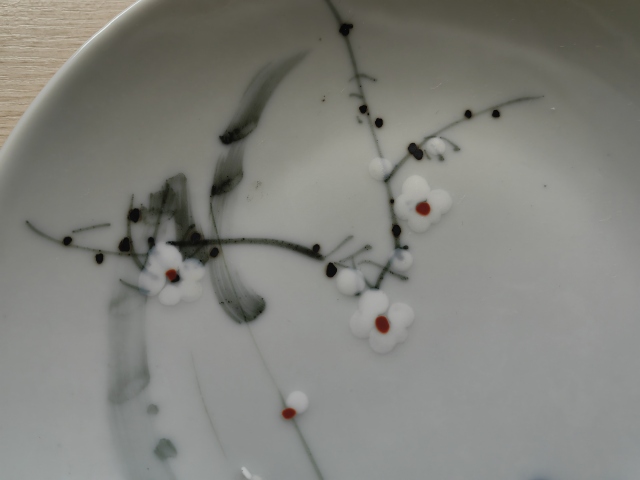 古玩陶瓷梅花紋盤拍賣,當前價格120元
