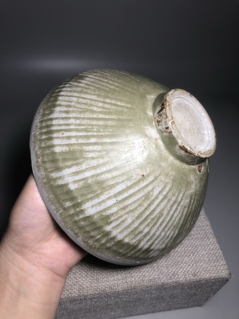 古玩陶瓷金村青瓷刻花斗笠碗拍賣,當前價格3600元