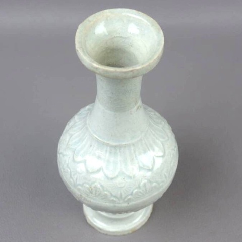 古玩陶瓷青白釉印花盤口瓶拍賣,當前價格3800元