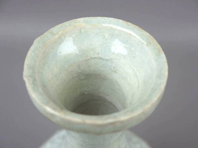 古玩陶瓷青白釉印花盤口瓶拍賣,當前價格3800元