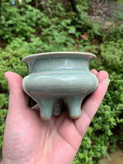 古玩陶瓷南宋龍泉梅子青鬲式爐拍賣，當(dāng)前價(jià)格20000元