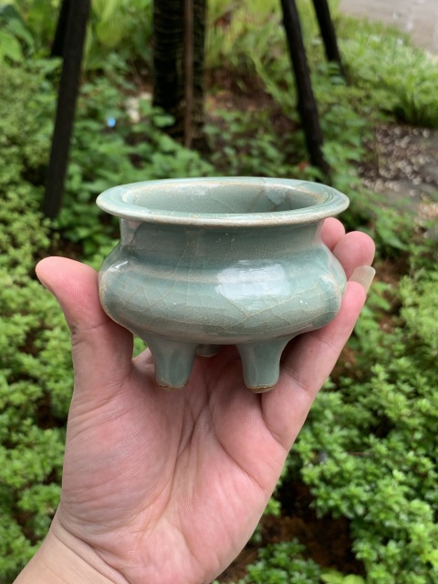 古玩陶瓷南宋龍泉梅子青鬲式爐拍賣，當(dāng)前價(jià)格20000元