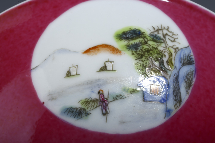 古玩陶瓷民國·胭脂紅地開窗粉彩山水紋碗拍賣，當前價格4680元