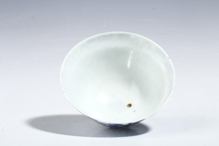 古玩陶瓷(已實物鑒真)清晚·青花獅子繡球紋-精品青花蓋碗拍賣,當前價格0元