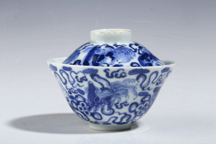 古玩陶瓷(已實物鑒真)清晚·青花獅子繡球紋-精品青花蓋碗拍賣,當前價格0元