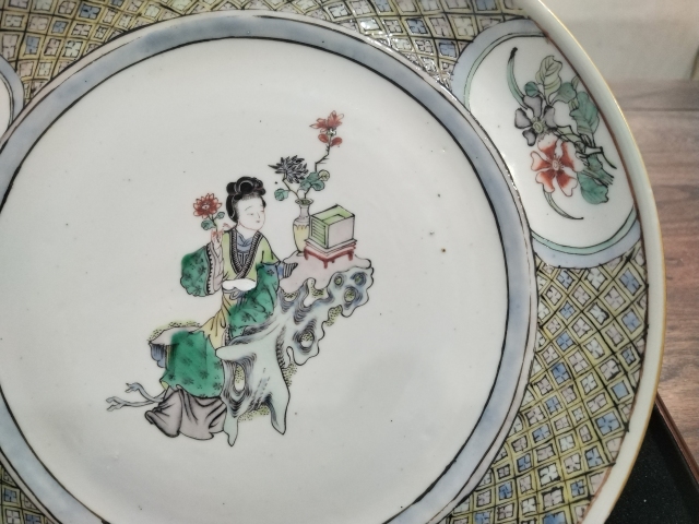 古玩陶瓷五彩仕女人物圖折腰盤拍賣,當前價格2800元