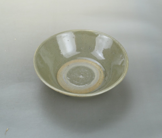 古玩陶瓷明代.龍泉青瓷青花花卉紋唇口碗(1368年-1644年)拍賣,當(dāng)前價(jià)格720元