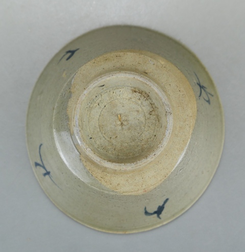 古玩陶瓷明代.龍泉青瓷青花花卉紋唇口碗(1368年-1644年)拍賣,當(dāng)前價(jià)格720元
