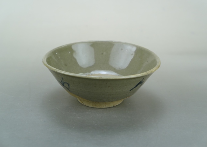 古玩陶瓷明代.龍泉青瓷青花花卉紋唇口碗(1368年-1644年)拍賣,當(dāng)前價(jià)格720元