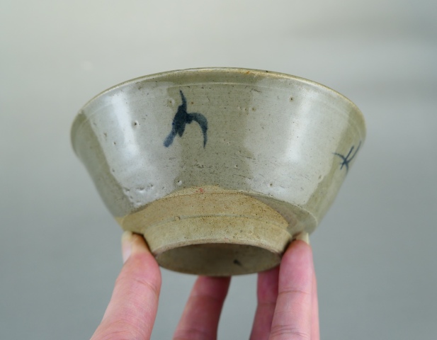 古玩陶瓷明代.龍泉青瓷青花花卉紋唇口碗(1368年-1644年)拍賣,當(dāng)前價(jià)格720元