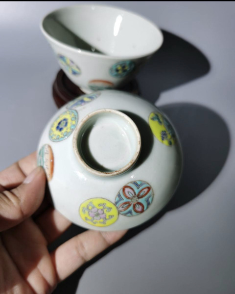 古玩陶瓷粉彩皮球花紋蓋碗拍賣,當前價格3500元