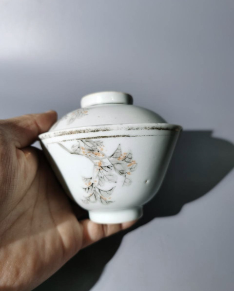 古玩陶瓷墨彩礬紅花鳥紋蓋碗拍賣，當前價格3500元