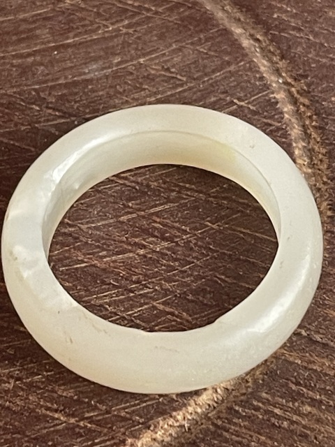 古玩玉器和田玉戒指拍賣,當前價格3000元