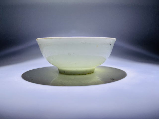 古玩陶瓷漂亮甜白釉杯拍賣,當(dāng)前價(jià)格0元