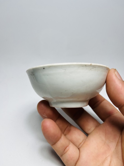 古玩陶瓷漂亮甜白釉杯拍賣,當(dāng)前價(jià)格0元