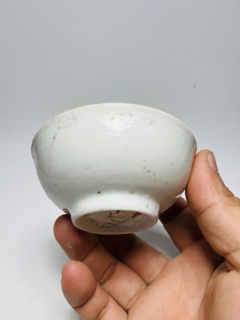 古玩陶瓷漂亮甜白釉杯拍賣,當(dāng)前價(jià)格0元