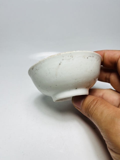 古玩陶瓷漂亮甜白釉杯拍賣,當(dāng)前價(jià)格0元