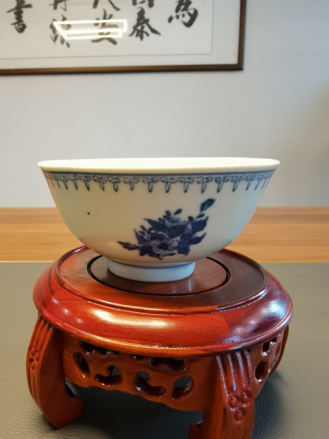 古玩陶瓷大清康熙年製官窯款青花花卉紋茶碗拍賣，當前價格500元