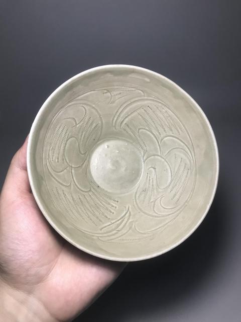 古玩陶瓷宋,同安窯青釉刻花碗拍賣(mài),當(dāng)前價(jià)格2500元