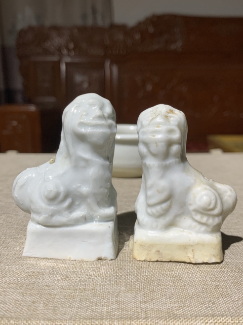 古玩陶瓷明末清初德化窯白釉琴爐香插三供拍賣(mài),當(dāng)前價(jià)格999元