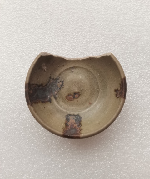 古玩陶瓷越窯青瓷青釉褐彩茶碗拍賣，當前價格0元