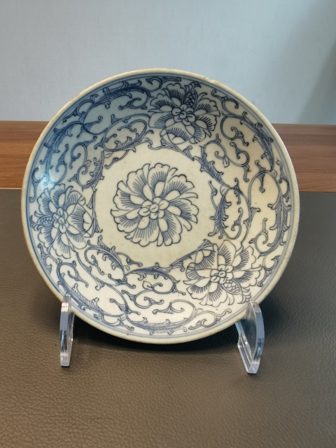 古玩陶瓷大清嘉慶年製官窯本朝款青花淡描花卉紋盤拍賣,當前價格750元