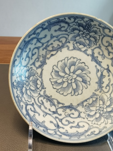 古玩陶瓷大清嘉慶年製官窯本朝款青花淡描花卉紋盤拍賣,當前價格750元