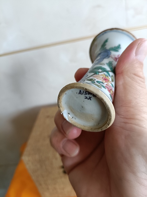 古玩陶瓷清雍正粉彩洞石花卉紋小花觚拍賣，當前價格980元