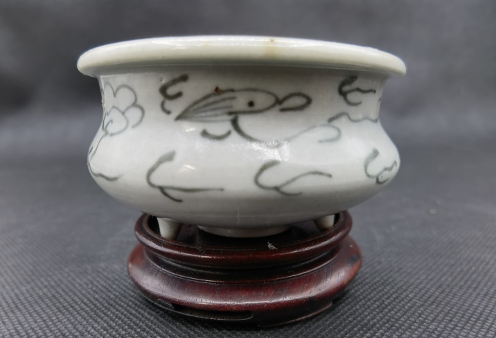 古玩陶瓷明晚青花螭龍紋香爐拍賣,當前價格2580元