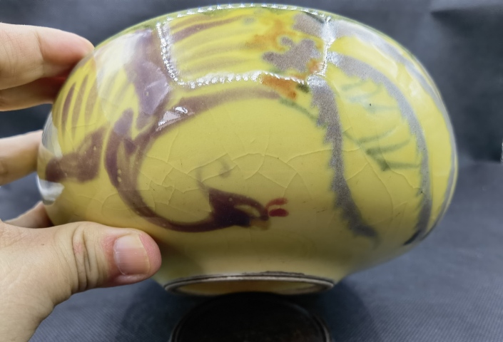 古玩陶瓷日本大正黃釉彩繪鳳紋茶碗拍賣,當前價格498元