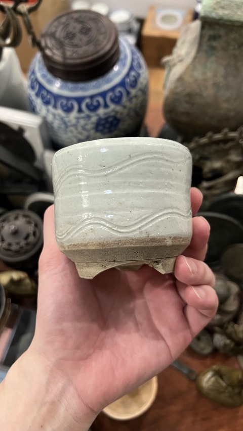 古玩陶瓷明末海波紋白釉香爐拍賣，當前價格999元