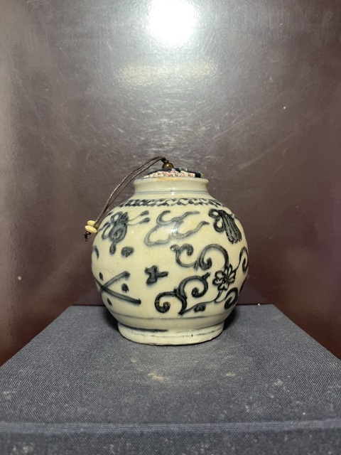 古玩陶瓷明青花八寶紋蓋罐拍賣，當前價格8500元