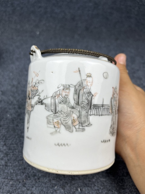 古玩陶瓷八仙圖提梁壺拍賣,當前價格6588元