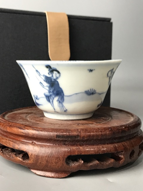 古玩陶瓷(精品品茗杯)清康熙·暗春宮-青花人物品茗杯拍賣,當前價格1701元
