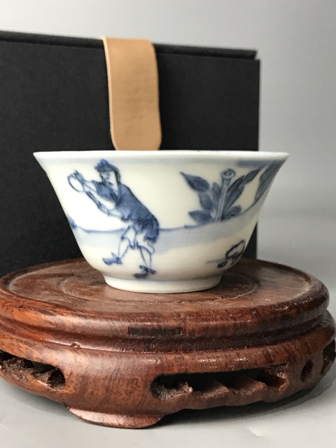 古玩陶瓷(精品品茗杯)清康熙·暗春宮-青花人物品茗杯拍賣,當前價格1701元