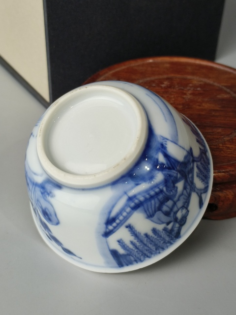古玩陶瓷(精品品茗杯)清康熙·青花西廂記張生跳墻紋-品茗杯拍賣,當前價格2007元