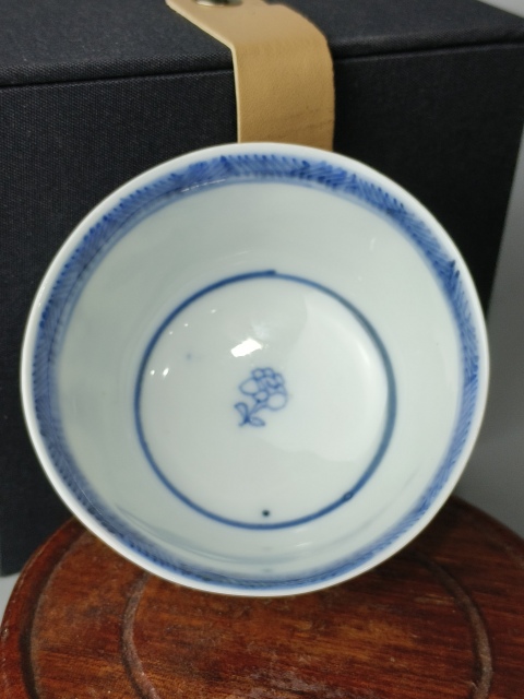 古玩陶瓷(精品品茗杯)清康熙·青花西廂記張生跳墻紋-品茗杯拍賣,當前價格2007元