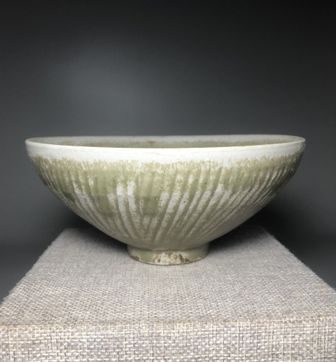 古玩陶瓷金村青瓷刻花斗笠碗拍賣,當前價格3600元