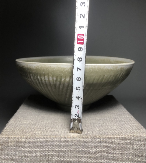 古玩陶瓷金村青瓷刻花斗笠碗拍賣,當前價格3600元