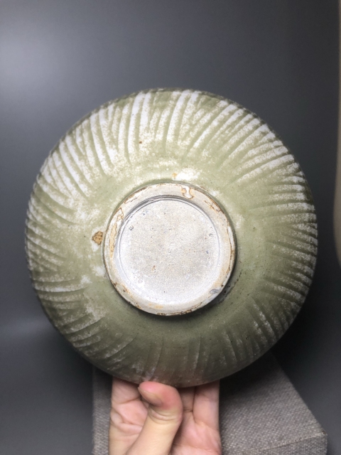古玩陶瓷金村青瓷刻花斗笠碗拍賣,當前價格3600元