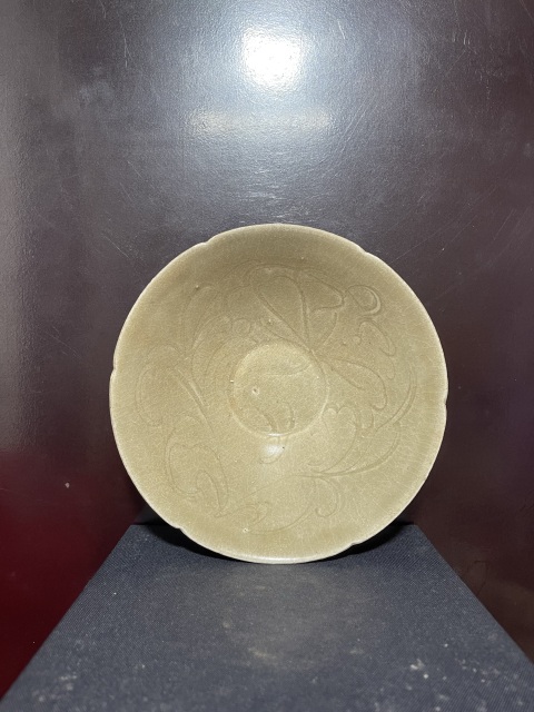 古玩陶瓷宋青黃釉刻劃花葵口碗拍賣，當前價格4500元