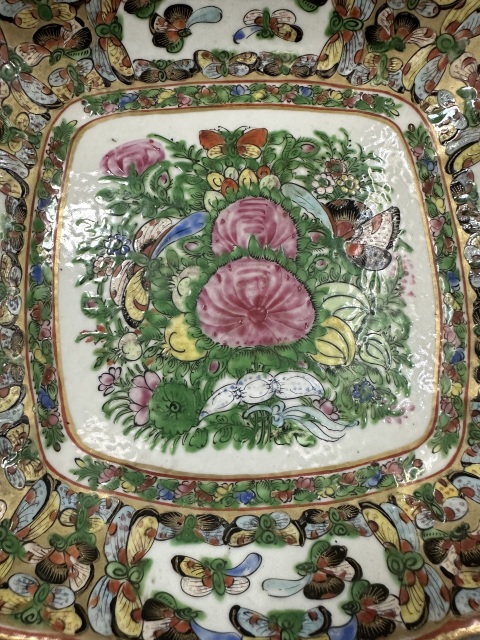 古玩陶瓷廣彩花卉蝴蝶邊開窗花卉紋四方盤拍賣,當前價格1388元