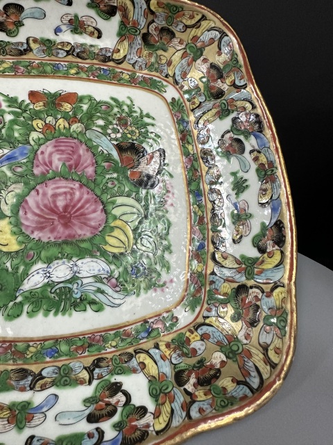 古玩陶瓷廣彩花卉蝴蝶邊開窗花卉紋四方盤拍賣,當前價格1388元