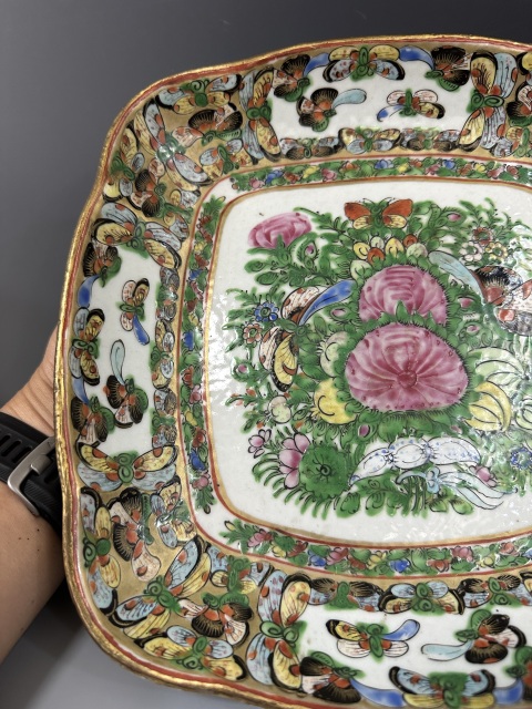 古玩陶瓷廣彩花卉蝴蝶邊開窗花卉紋四方盤拍賣,當前價格1388元