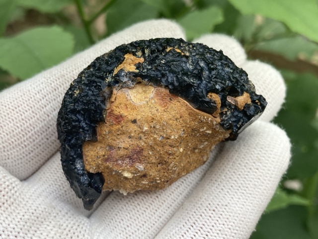 古玩玉器【隕石系列】至今沒找到第二件  雷公墨(玻璃隕石)--罕見的泥沙共生墨     強烈推薦拍賣，當前價格0元