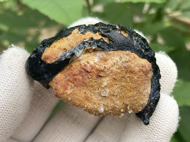 古玩玉器【隕石系列】至今沒找到第二件  雷公墨(玻璃隕石)--罕見的泥沙共生墨     強烈推薦拍賣，當前價格0元