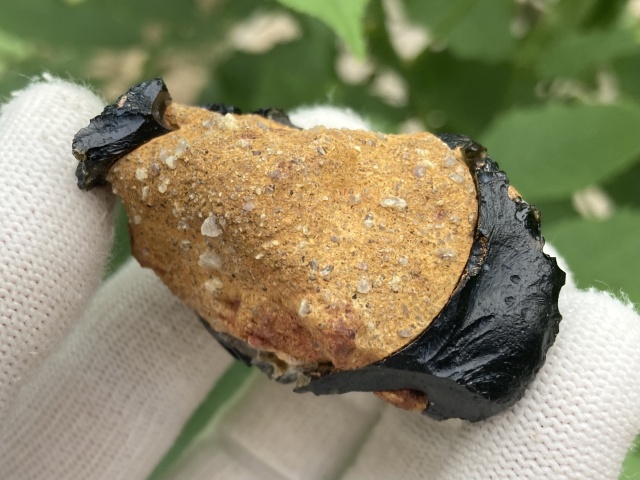 古玩玉器【隕石系列】至今沒找到第二件  雷公墨(玻璃隕石)--罕見的泥沙共生墨     強烈推薦拍賣，當前價格0元