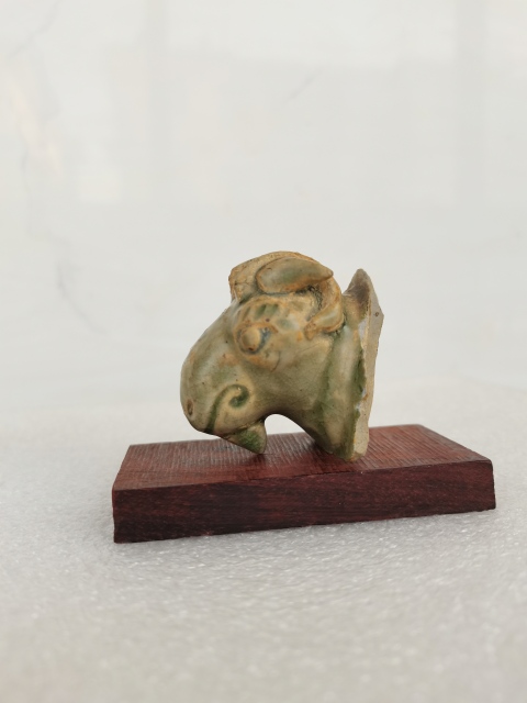 古玩陶瓷越窯青瓷羊首標(biāo)本拍賣,當(dāng)前價(jià)格0元